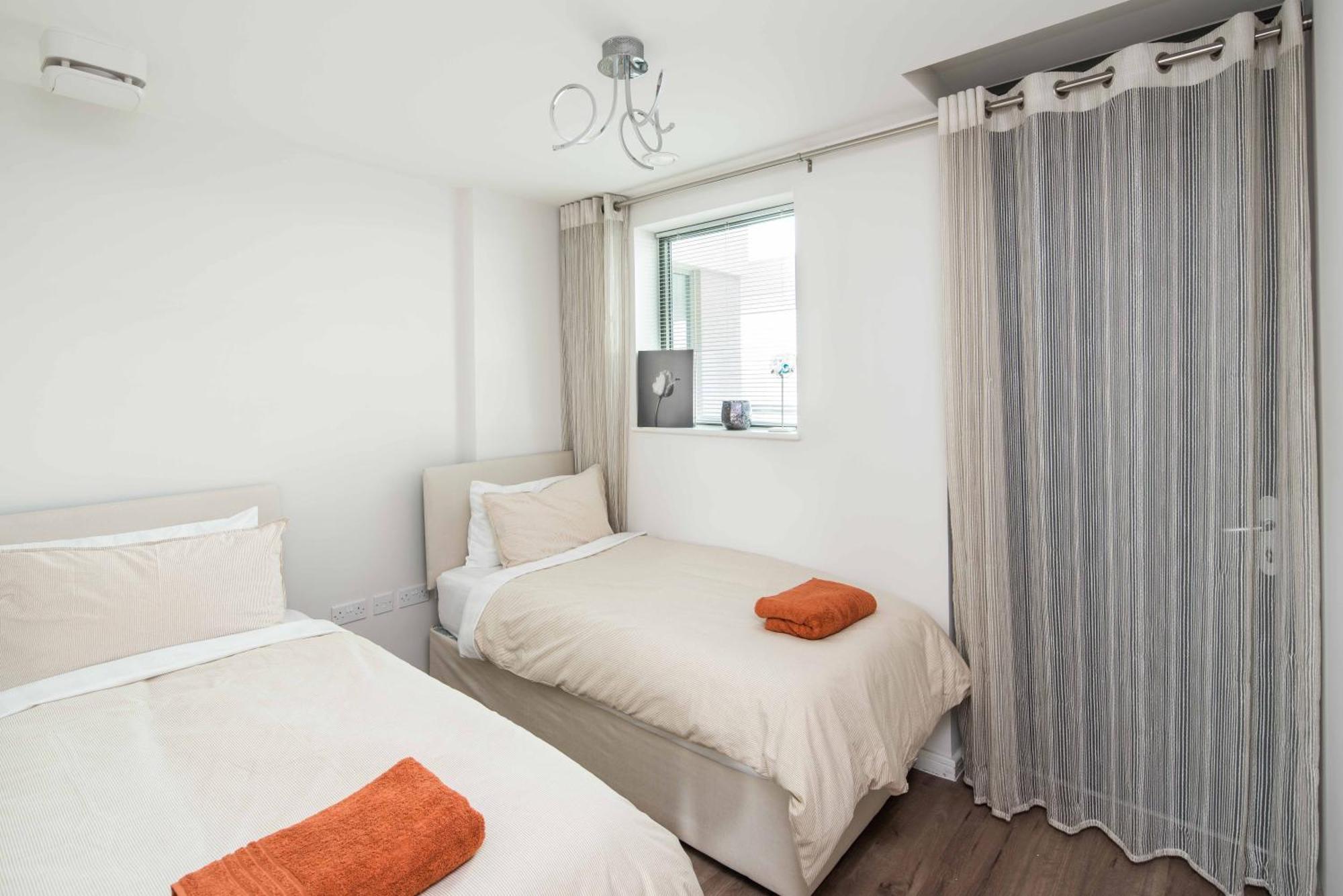 Canning Town -2 Bed Luxury Apartment ロンドン エクステリア 写真